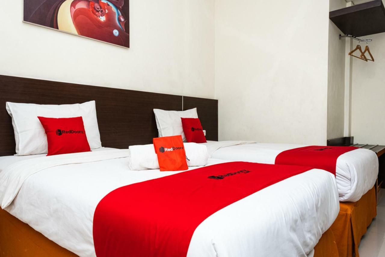 Hotel Reddoorz @ Pelita Raya Rappocini Makassar Exterior foto