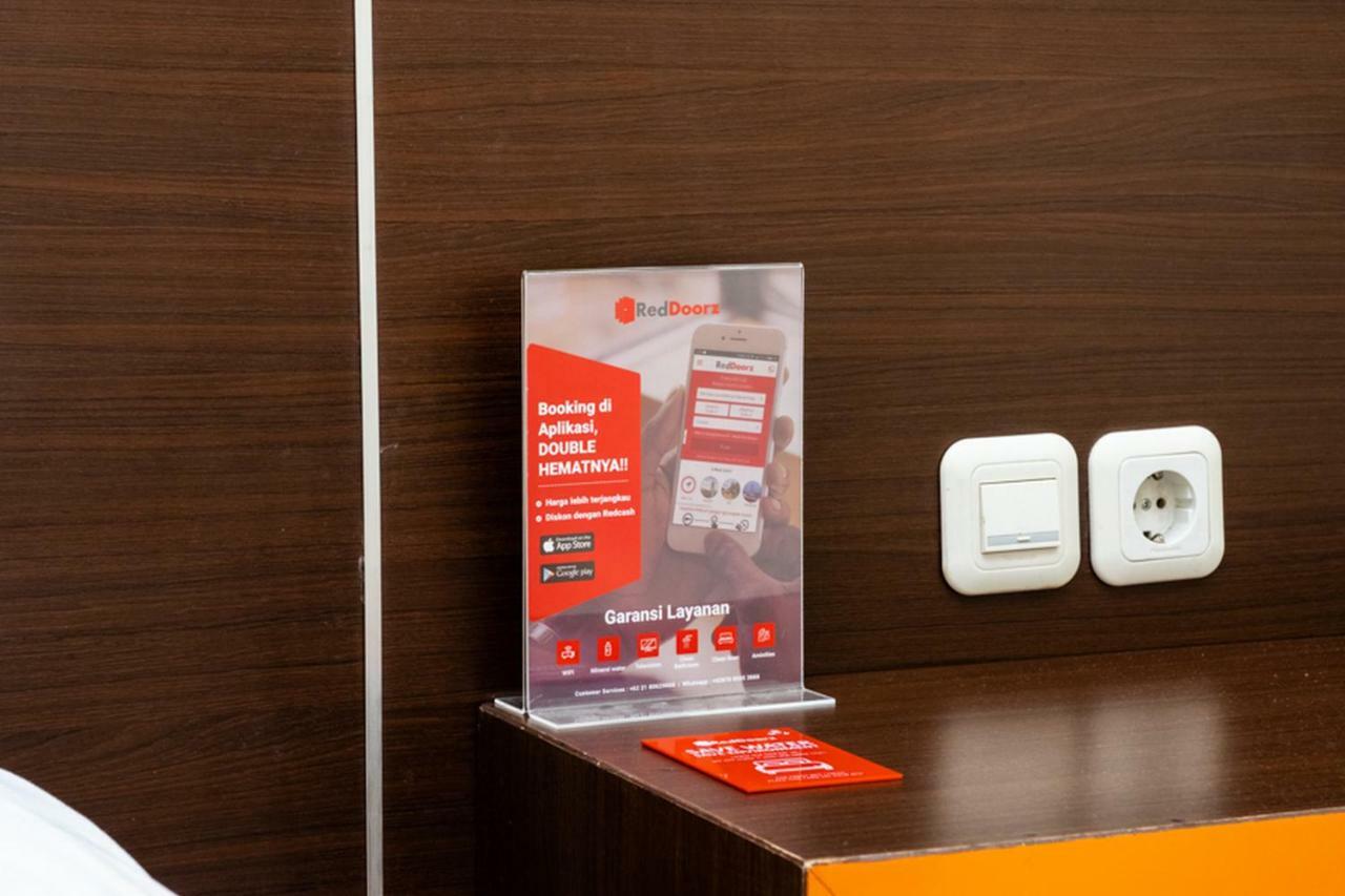 Hotel Reddoorz @ Pelita Raya Rappocini Makassar Exterior foto