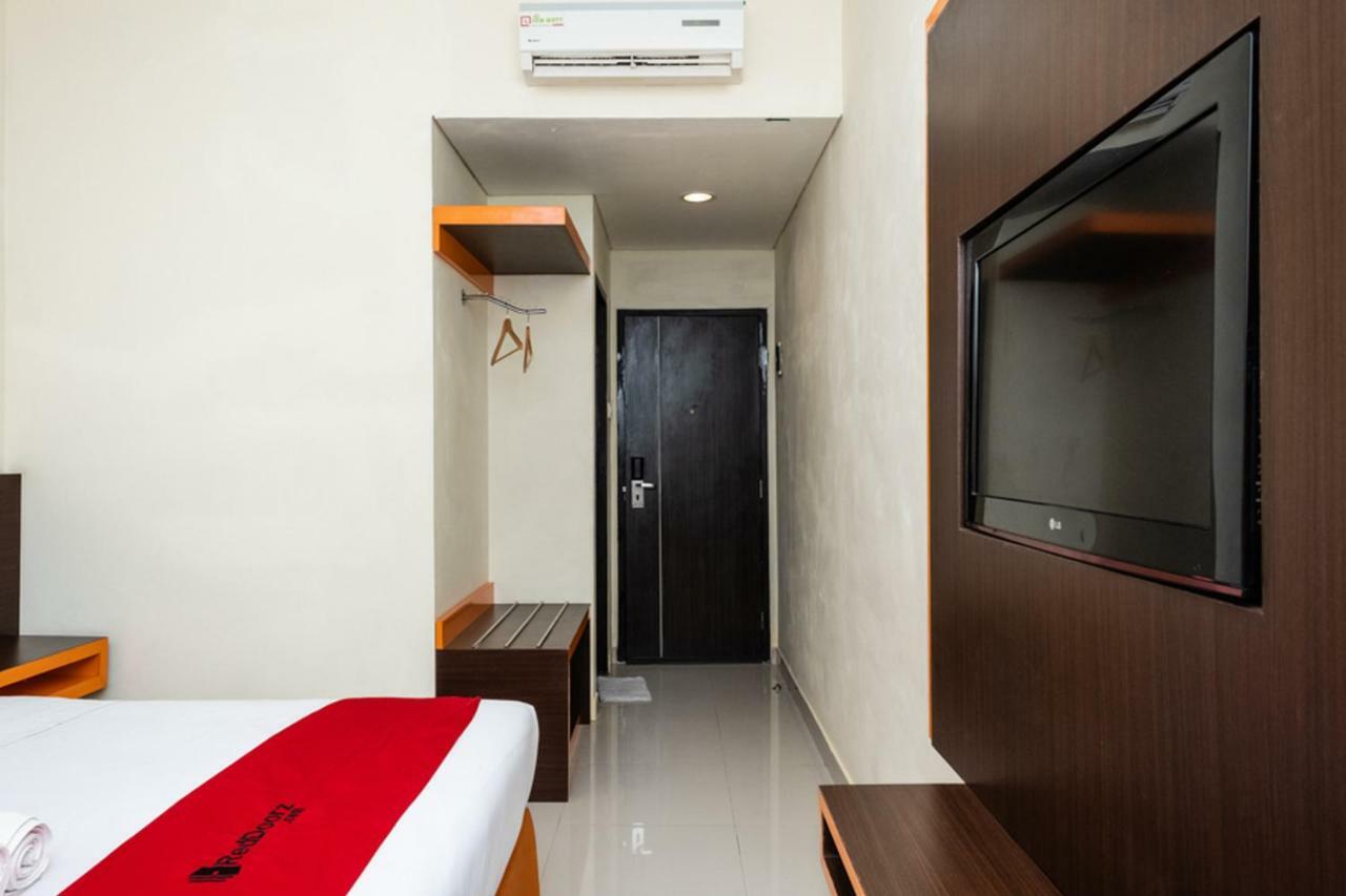 Hotel Reddoorz @ Pelita Raya Rappocini Makassar Exterior foto