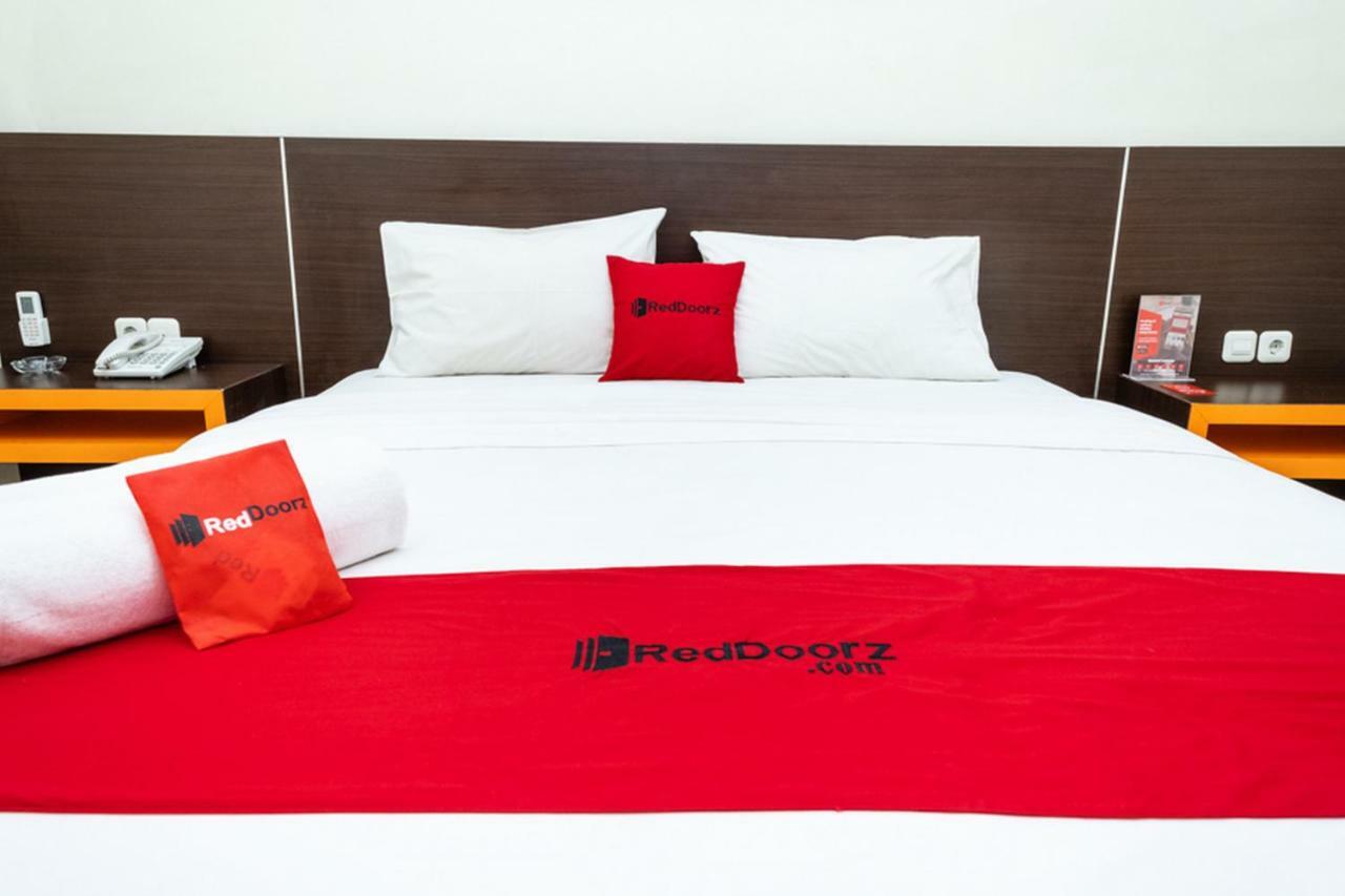 Hotel Reddoorz @ Pelita Raya Rappocini Makassar Exterior foto