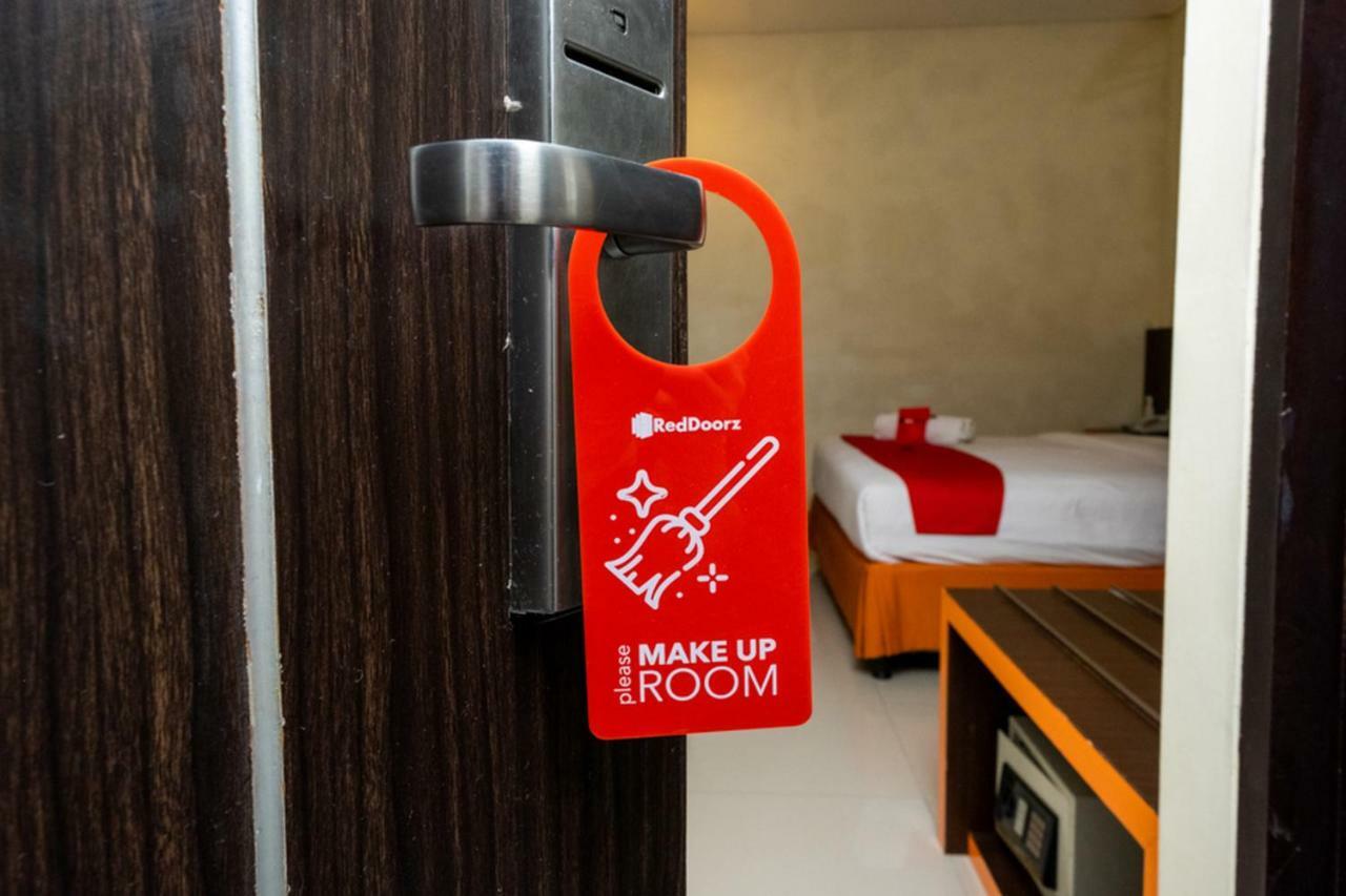 Hotel Reddoorz @ Pelita Raya Rappocini Makassar Exterior foto