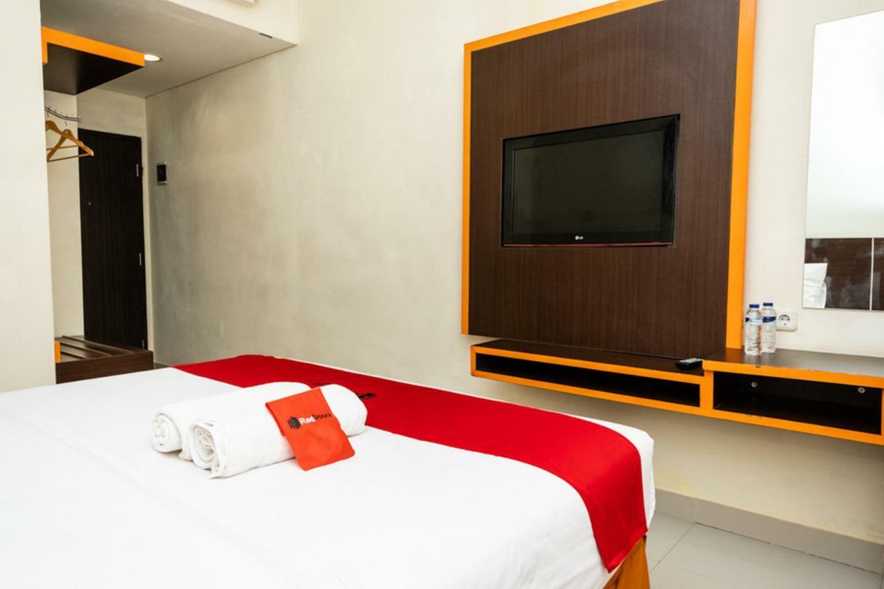 Hotel Reddoorz @ Pelita Raya Rappocini Makassar Exterior foto