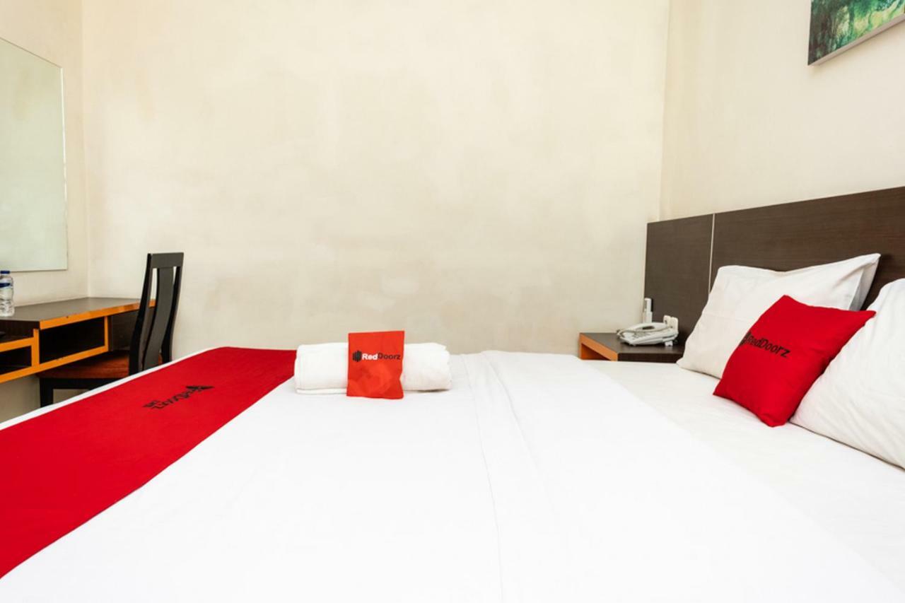 Hotel Reddoorz @ Pelita Raya Rappocini Makassar Exterior foto