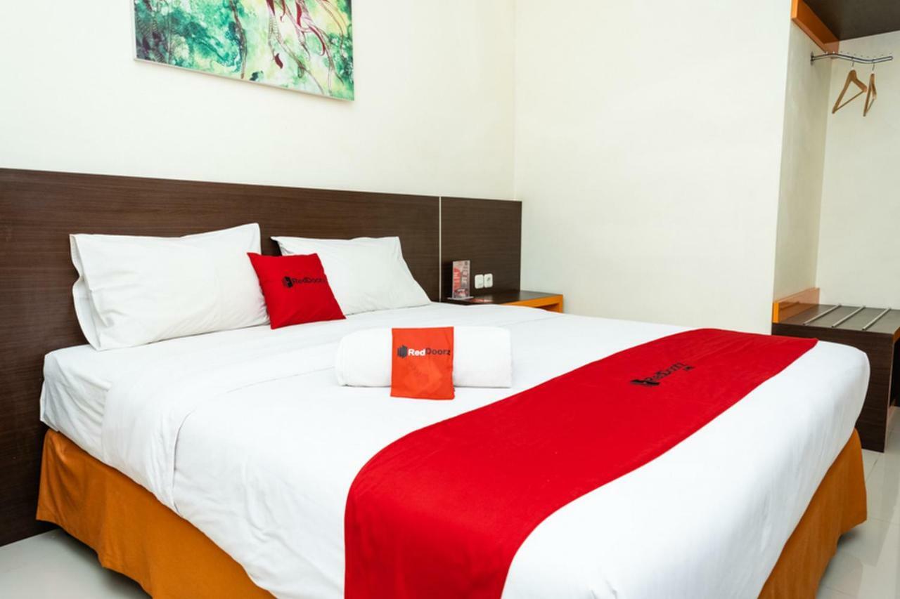 Hotel Reddoorz @ Pelita Raya Rappocini Makassar Exterior foto