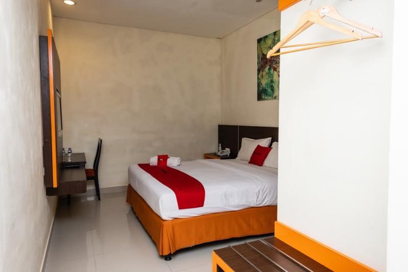 Hotel Reddoorz @ Pelita Raya Rappocini Makassar Exterior foto